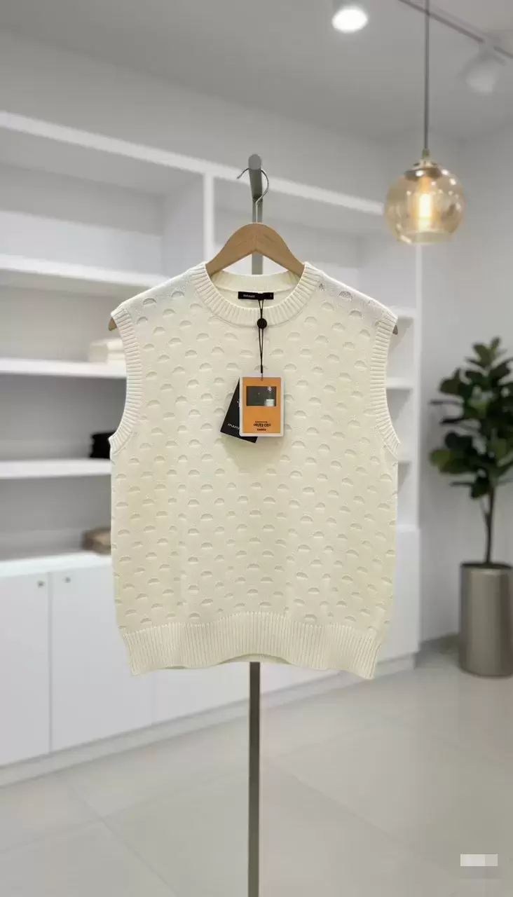 Cloud Knit Sleeveless Vest / Textured Sweater Vest