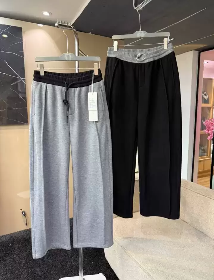 Wide-Leg Pintuck Sweatpants (Heather Grey)